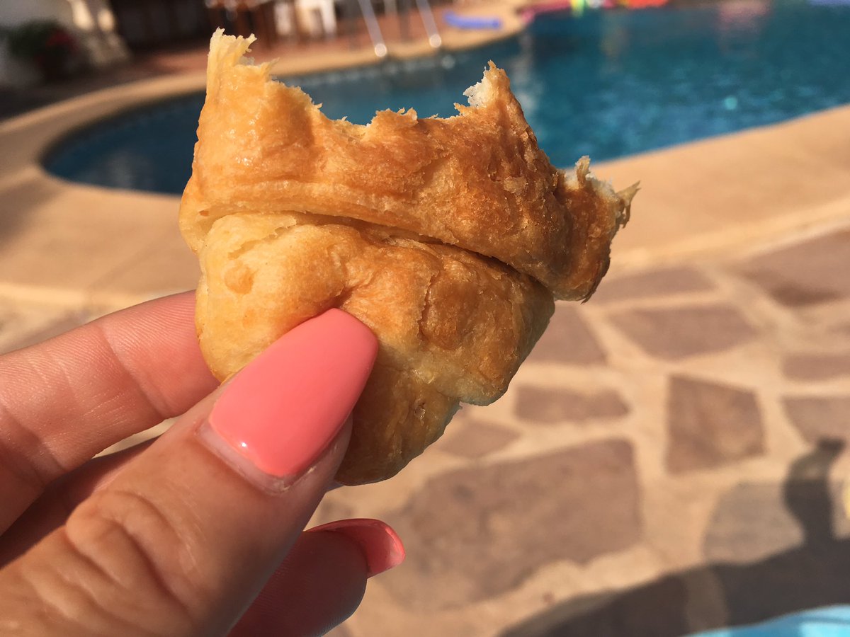karenGSG's tweet photo. Hubby & kids in bed so I'm enjoying a cup of tea and a dairy free chocolate croissant sat by the pool #PeaceandQuiet #dairyfree #Spain #lifeisgood #WanttoStayForever https://t.co/i3ql5YpBfE