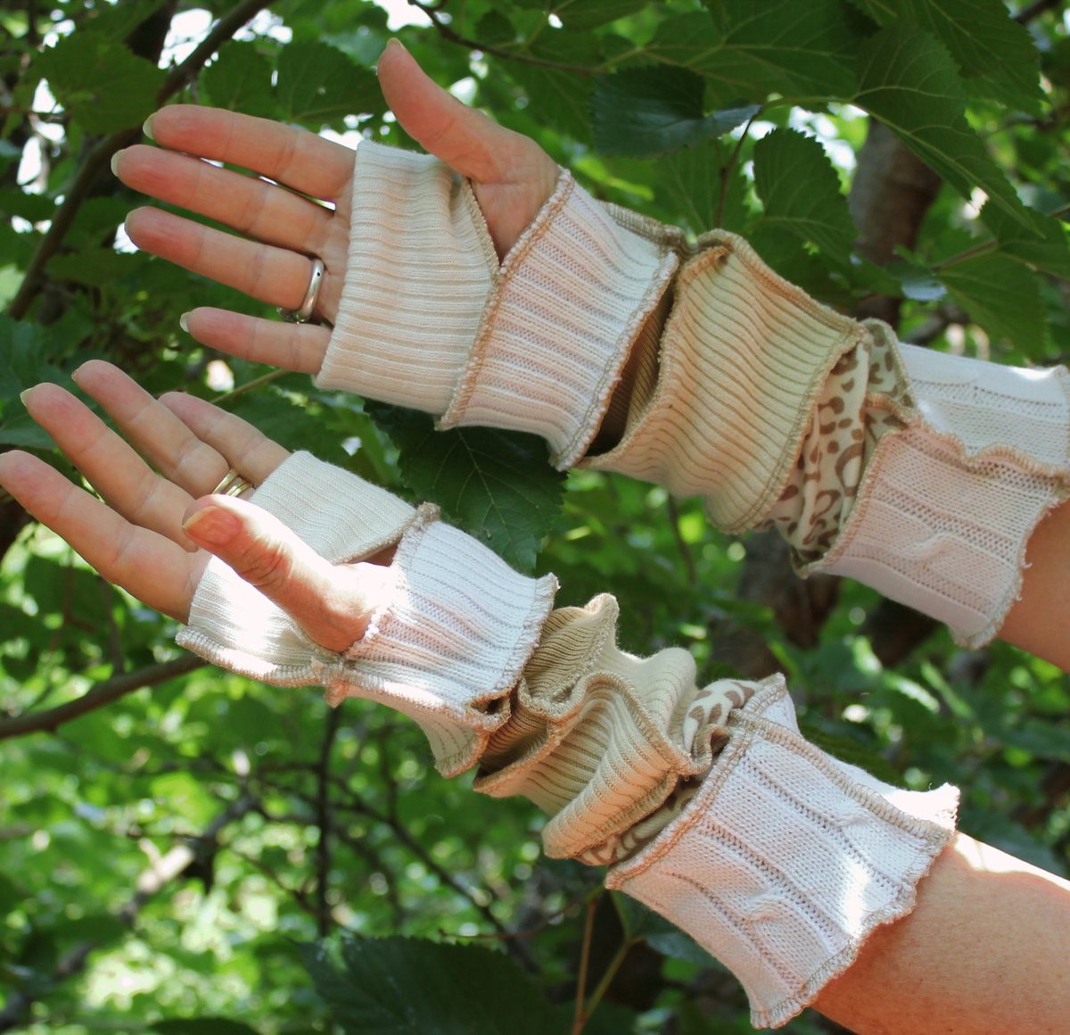 kennainafrica's tweet photo. Fingerless gloves , Long arm warmers , Upcycled sweaters , Hippie gloves , Katwise inspired , Boho fingerless gloves. https://t.co/PyBlmGu6jp #KennaInAfrica #Etsy #Handmade #KatwiseInspired https://t.co/LYAY76z7vz