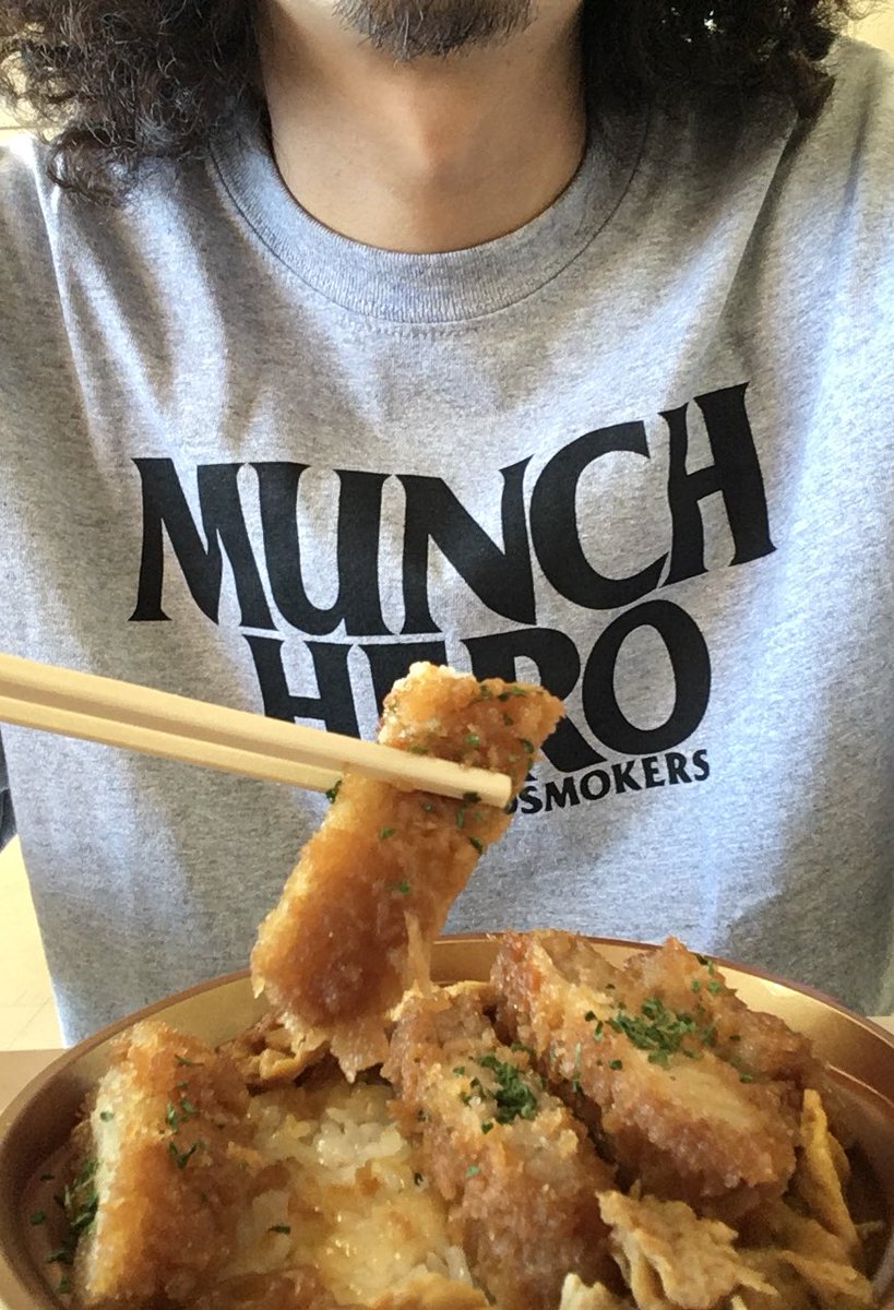 9hige_megane1's tweet photo. Munching Hero😋
HBD @sleepmontana_88
THX #solutionoftheriddle https://t.co/YreTBdDkYy