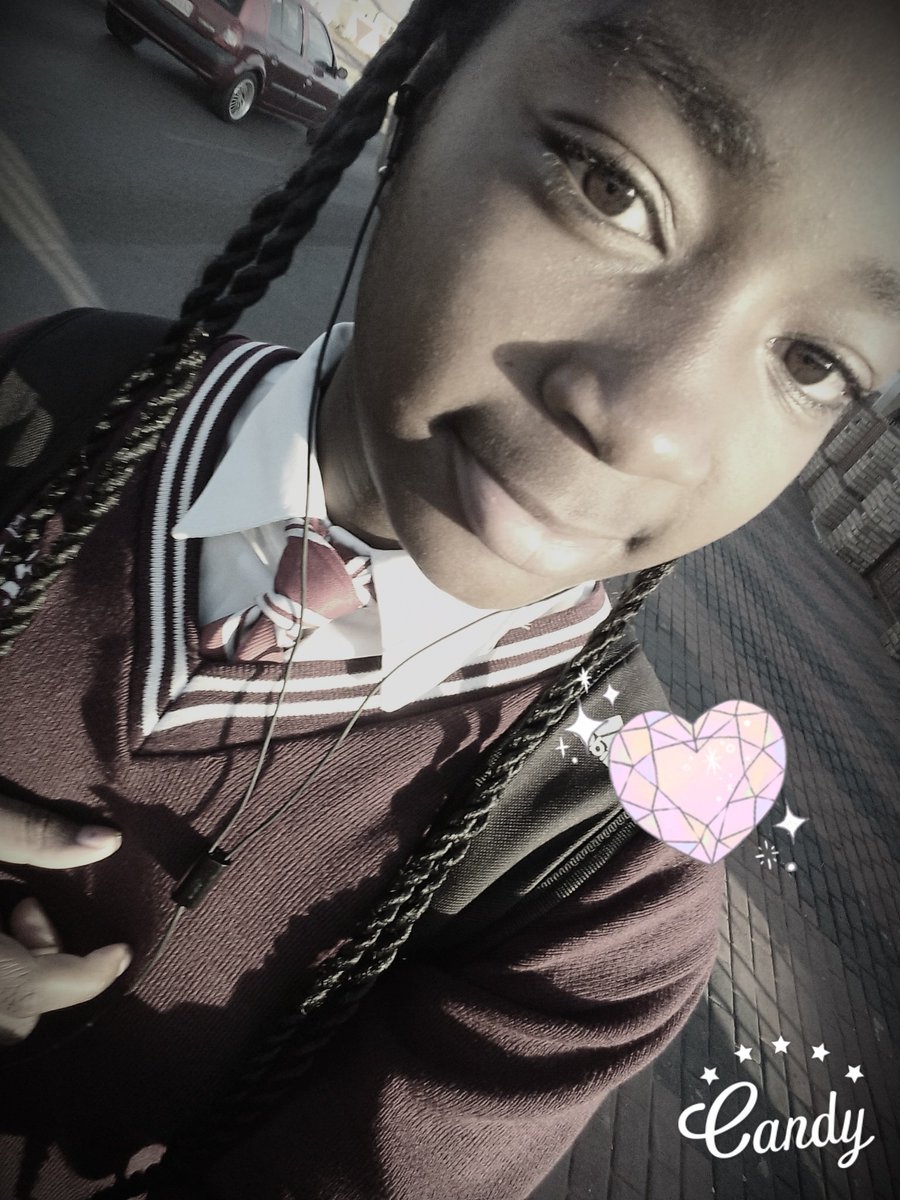 ClanKomane's tweet photo. Mina nam so loving ma self😗😉😘😍😚👠 https://t.co/8aUrlgVeST