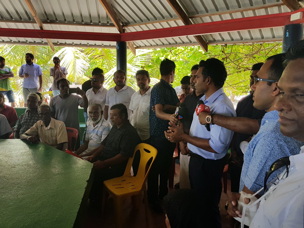 Adh.Omadhoo raiythunnai eku Qaumy Candidate ge Running mate Hon.<a href="/FaisalNasym/">Faisal Naseem</a> adhi gulhifava party thakuge #Team. "Siyasy visnun ehkiba kohffa #Aniyaverikan ninman Qaumy visnumuga hurihaa leadarun massaiykai kurahvany " - Hon.<a href="/FaisalNasym/">Faisal Naseem</a> .

#PEMv2018
#IbuFaisal2018