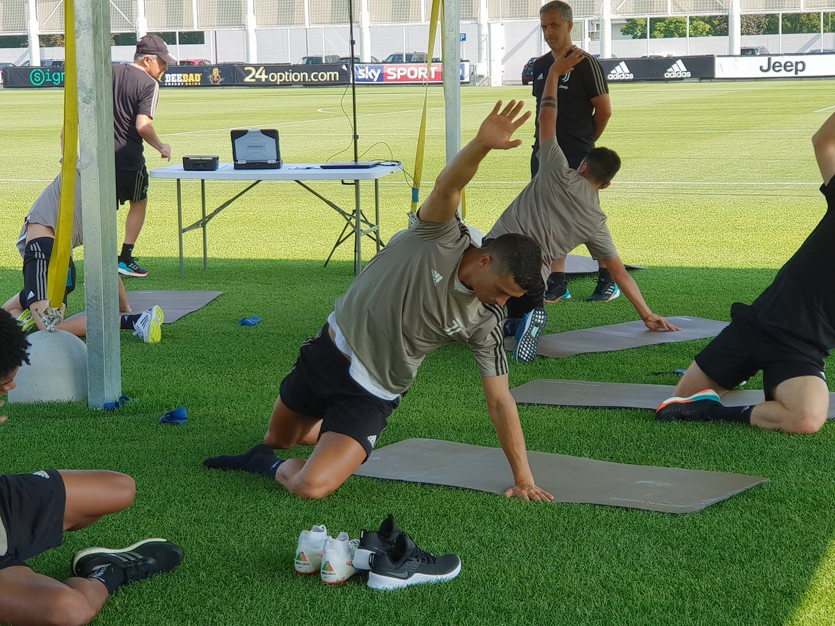 Deretan Foto Latihan Perdana Ronaldo di Juventus, Intip Yuk! - 1