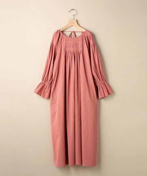 BY_ODAIBA's tweet photo. 【 WOMENS】＜ne Quittez pas＞広く開いたバックデザインが視線を引きつけるロング丈ワンピースです��たっぷりと分量感のある生地使いで、動くたびにふんわりと広がるシルエットが印象的です。

¥22,000（＋tax） https://t.co/RxQ9wAILr7