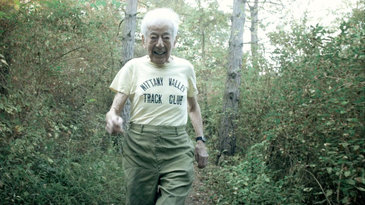 outsidemagazine's tweet photo. Life goal: still be running at age 97 like this guy. https://t.co/Zp6n02r44j https://t.co/mIumKLzvax
