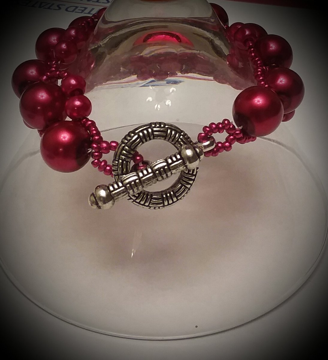 Symbolic Red pearl bracelet. Symbolizes wisdom&power.
facebook.com/marketplace/it…
@HandmadeShowTel @HandmadeSellers @handmadeseller @promotehandmade @ShareHandmade #handmade #handmadeartists #handcrafted  #craftshout #craftbizparty #handmadejewelry #jewelry #Bracelets #Pearl #Pearls