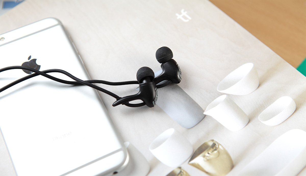 쉽게 꼬이는 케이블 경험이 있다면?
고그루브 HDX 이어폰!

꼬임이 적은 3mm 고탄력 케이블
강화 처리 실리콘 사용
풍성한 저음과 입체감 구현
고급 EVA케이스 제공

하루동안
47% OFF (~8/1 12:00)
goo.gl/afdVrW

#이어폰 #고그루브 #HDX
#이벤트 #특가 #_nbless