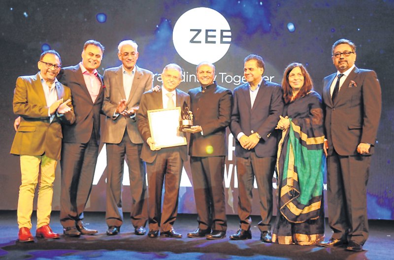 fpjindia's tweet photo. #AjayPiramal awarded IAA Business Leader 2018; #SamBalsara is 2018 IAA Hall of Fame inductee
https://t.co/OTZ5gxWXzP https://t.co/O1iy6pinOY