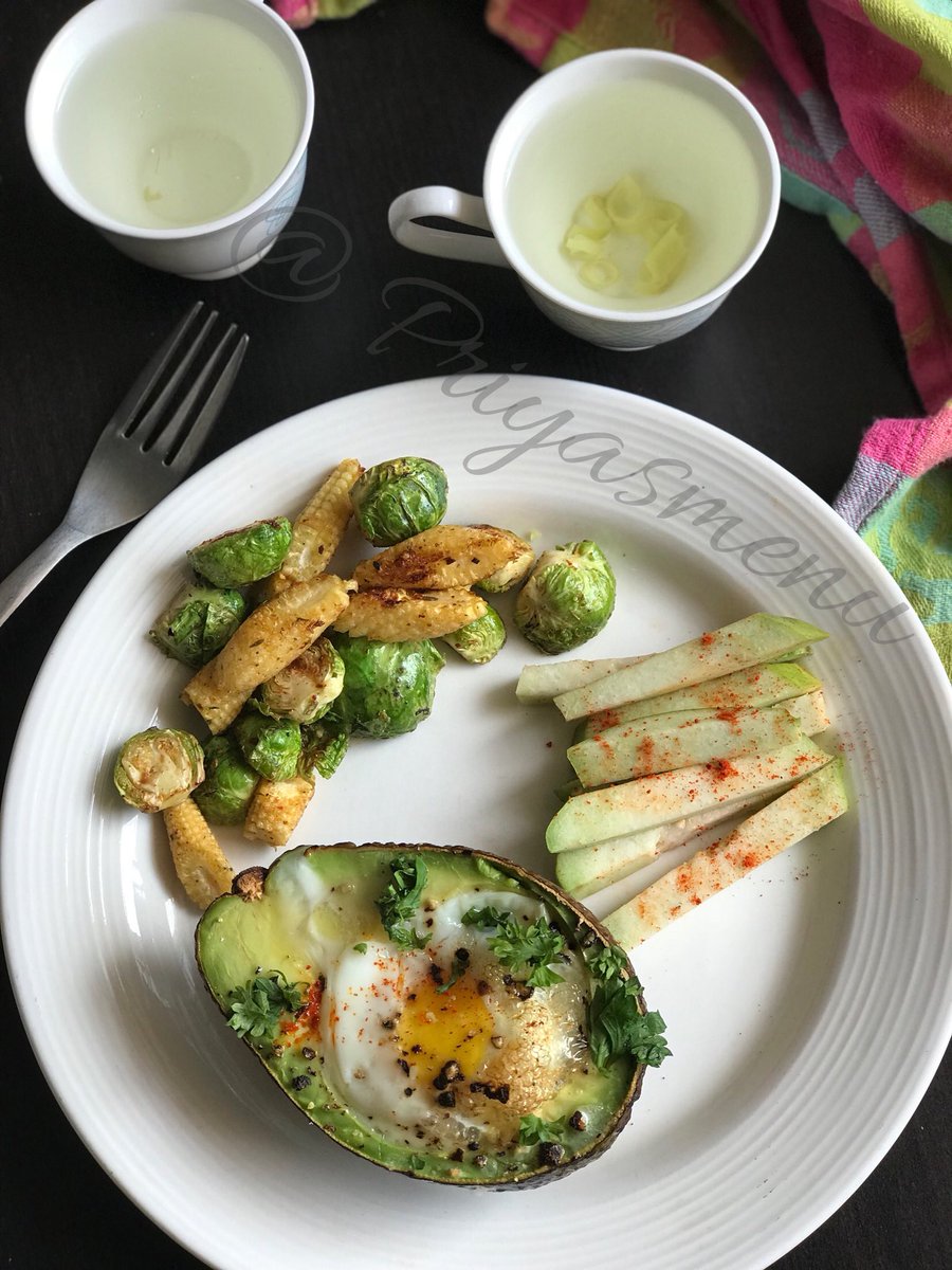 priyasmenu's tweet photo. Today's breakfast - Baked Avocado with eggs, Brussels & Baby corn tossed in butter with mixed herbs, paprika spiced guava with lemongrass tea ! Avocado dish inspired by #tasty ! #breakfast #priyasmenu #tasty #foodblogger #iphoneclick #iPhonephotography #foodphotography https://t.co/SPu55PYFvu