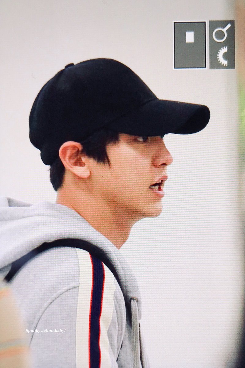 chanyeolit's tweet photo. 180731 김포공항 찬열 / 🏠 🚗  #EXO⁠ ⁠⁠#CHANYEOL #찬열 @weareoneEXO https://t.co/gVMwd9BHDi