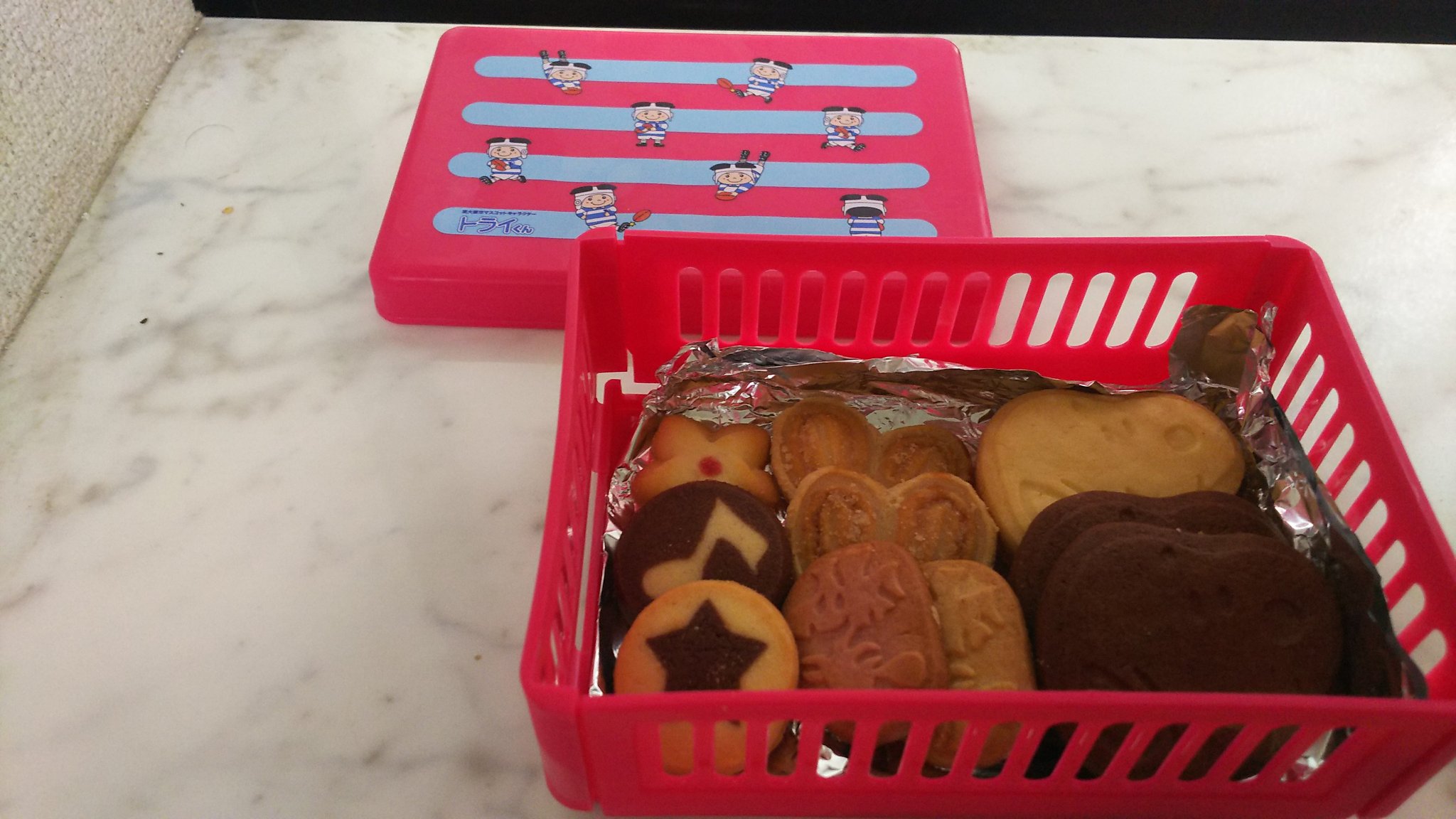 こっこ 茶々mama ﾄﾗｲくんのｻﾝﾄﾞｲｯﾁｹｰｽにusjのｽﾇｰﾋﾟｰのｸｯｷｰいれた トライくん 東大阪市 サンドイッチケース クッキー Usj ユニバ スヌーピー T Co Wutskubypp Twitter