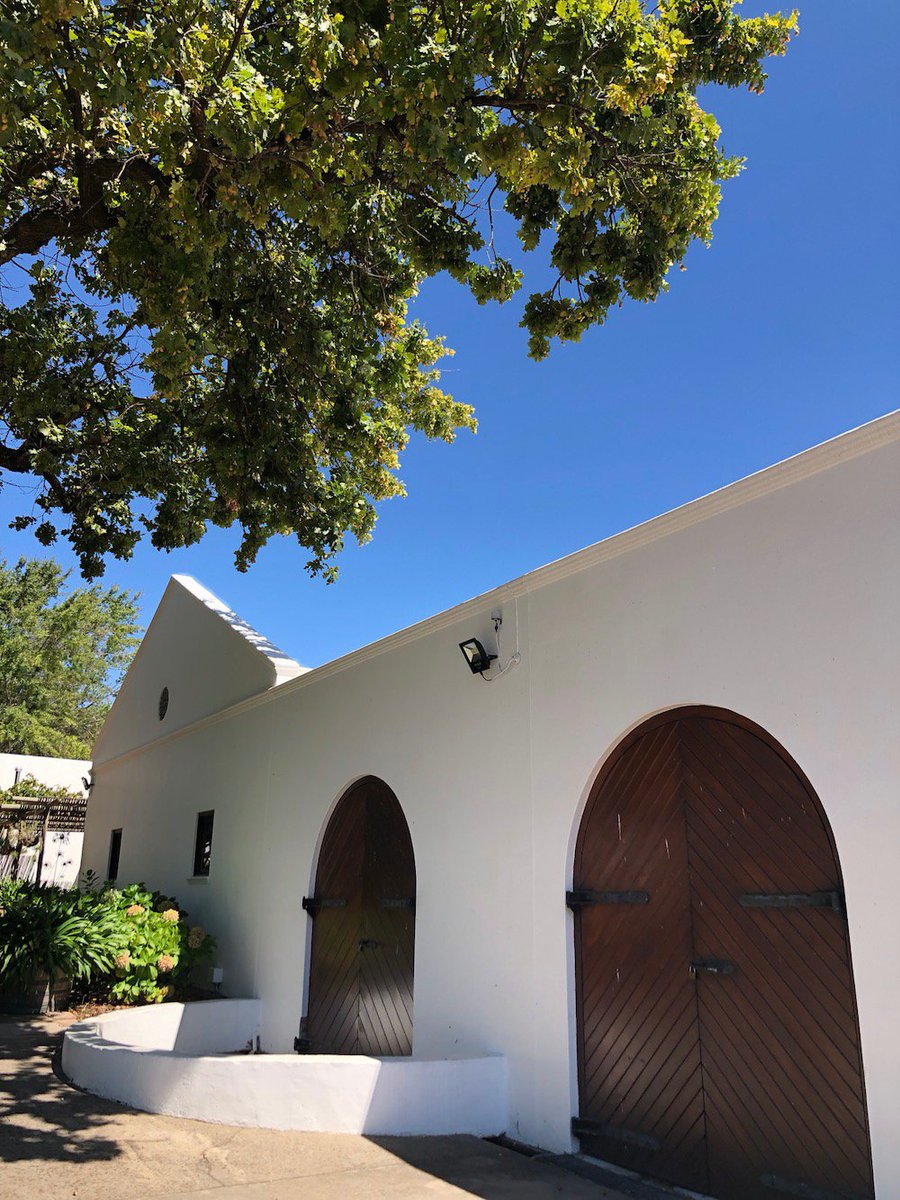 moreson's tweet photo. Where wine dreams materialise.
#moreson #franschhoek https://t.co/TIBjJfJiB0