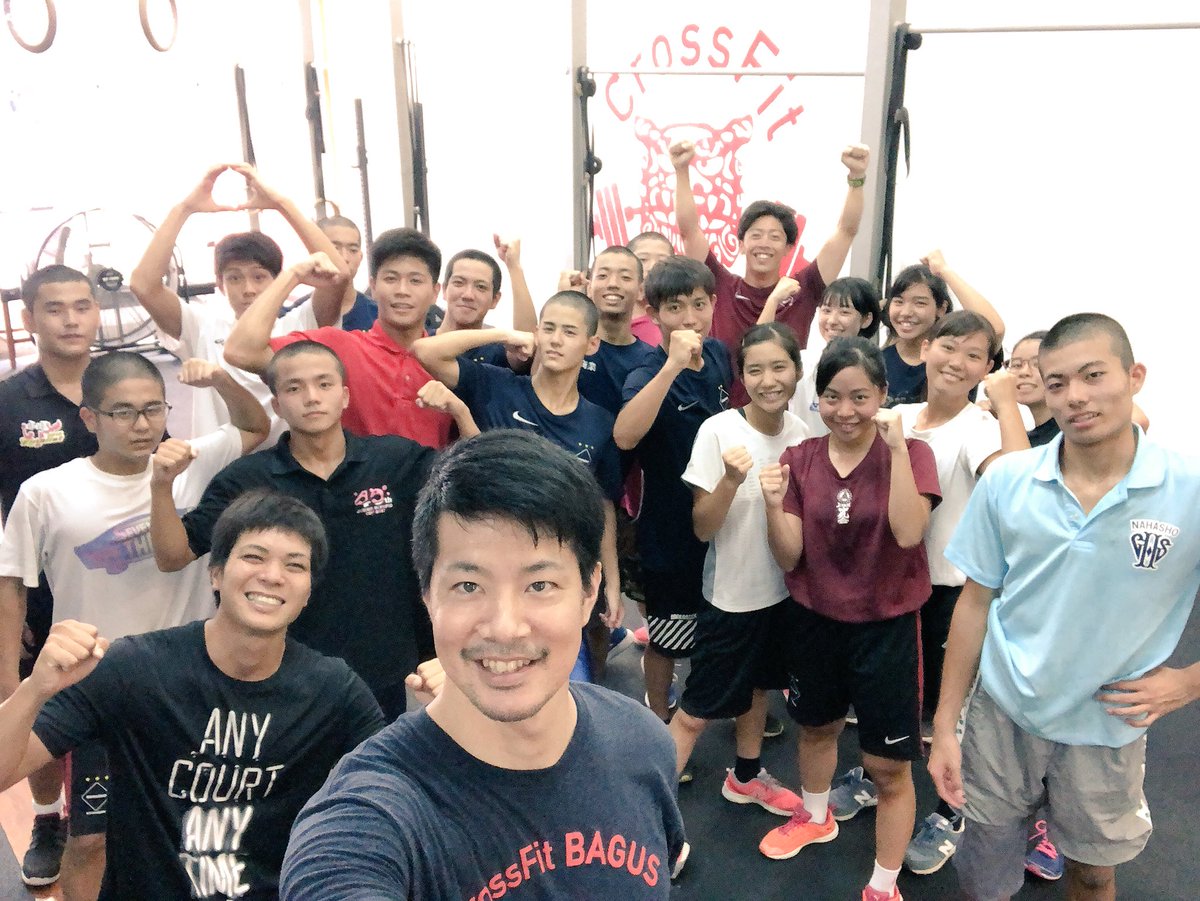 CrossFit_BAGUS's tweet photo. 那覇商業高校水球部🤽‍♂️🤽‍♀️
クロスフィットスタートです！ https://t.co/BYTnEcoF7A