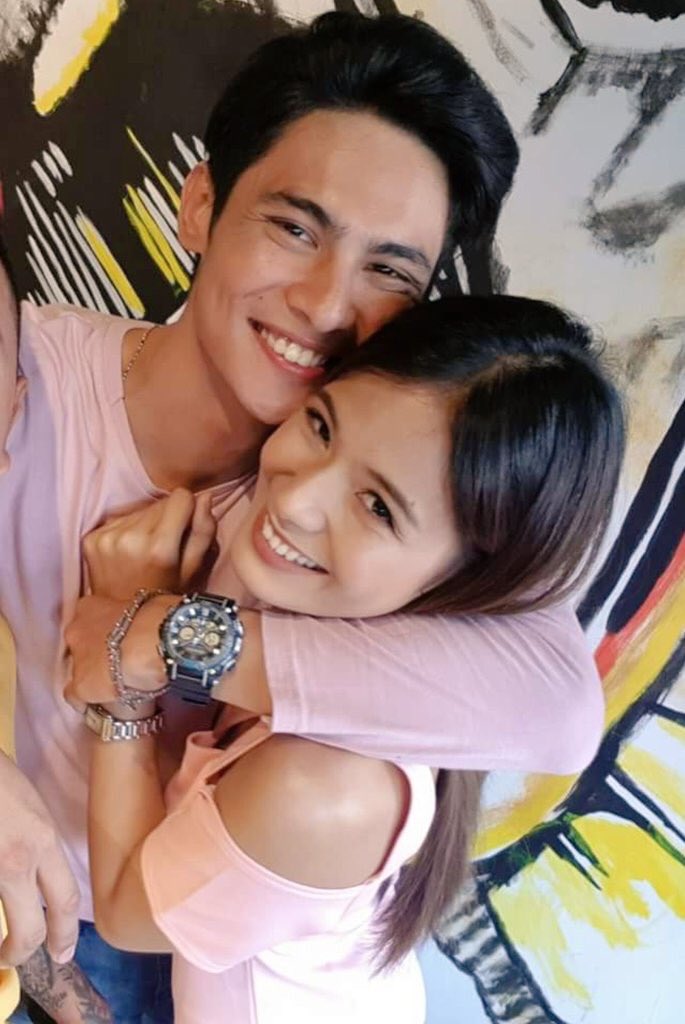 M01Zafra's tweet photo. @gmanetwork @devonseron17 thank you po sa article..hehehehe uso po kasi sa amin ang resibo kaya nilagyan ko ng pics pra kiligin din kau,#DevKi kilig overload,please po #TVProjectForDevKi,and it will happened,iโm certified kapuso na bcuz of them.MORE POWER!!! https://t.co/Cp7RZE7u5P