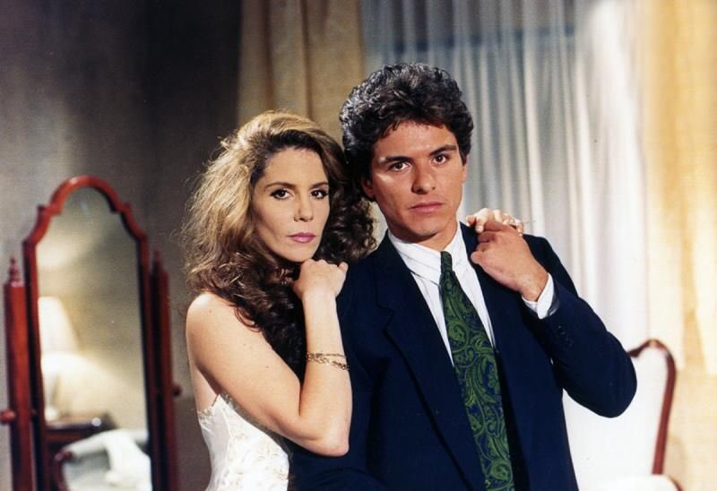 detlnovelas1's tweet photo. Hoy, hace 26 años, @jonesrebeccaofi dejó de ser #LaSonrisadelDiablo por #LasEstrellas

@E_Laguardia, #EnriqueAlvarezFelix+, #JorgeVargas+, #MarcelaPaez, #AlejandroCamacho, @MarthaMarianaC, #BlancaSánchez+, #KatiadelRio, #GerardoHemmer+, #EmiliaCarranza

Prod #ErnestoAlonso+ https://t.co/s8ueUZNgLH