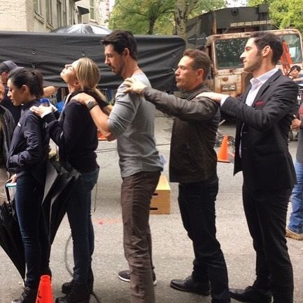 Tom_EllisFans's tweet photo. Enjoy your day everyone and relax. The five first days after the weekend are always the worst 😉.
Bonne journée à tous 😘

#Lucifer #TBT #Vancouver #BTS #AimeeGarcia #LaurenGerman #StephanMiers #KevinAlejandro #TomEllis 

#LuciferSaved #LuciferSeason4 #LuciferOnNetflix 😈💜 https://t.co/70gEkKU1H7