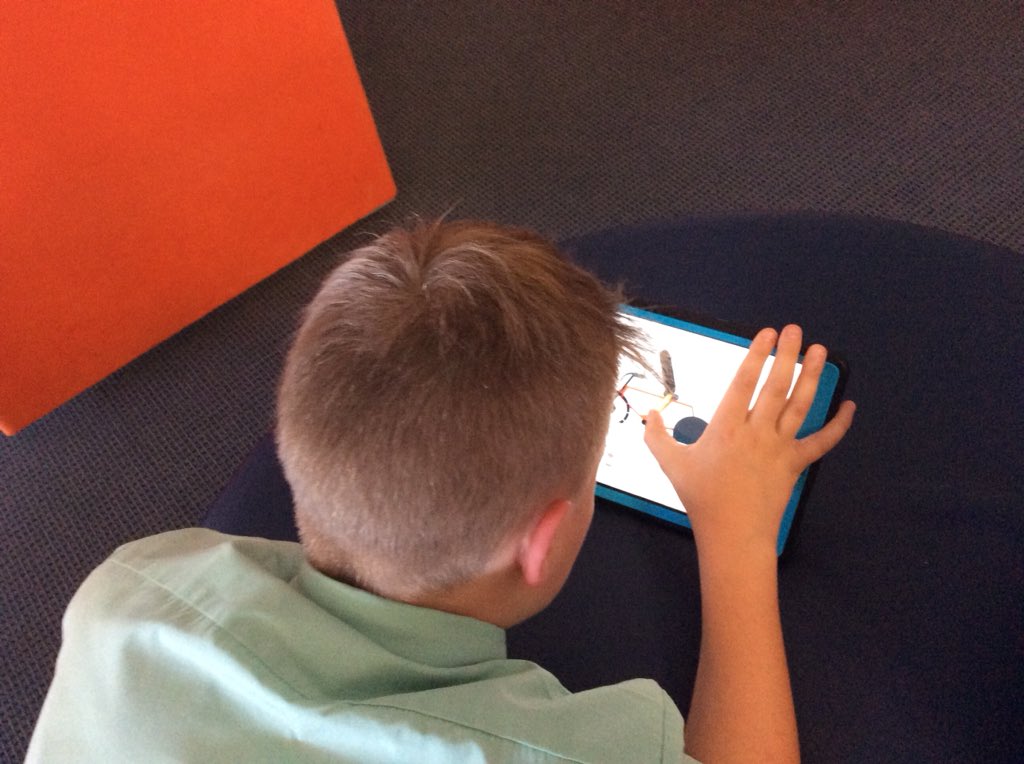 LynnTomlinson13's tweet photo. Year Six using the assembly app to create images for their Father’s Day books on Book Creator.@StPats_Freo #AppleDistinguishedSchool #DTLead https://t.co/S7k95WLeHg