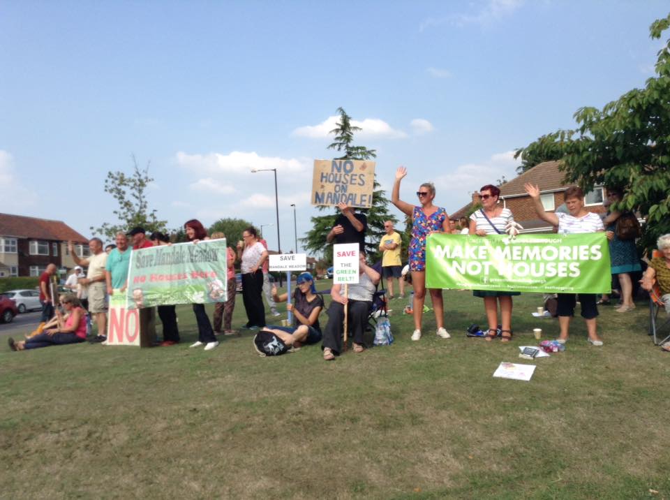 GreenstuffMbro's tweet image. Notice: Our next peaceful protest about proposed spine road and new builds on #MandaleMeadow is today (31st).
Meet at the Mandale car park, #Acklam, #Middlesbrough. Protest is between 4pm and 6pm.
#SaveMandaleMeadow @teeswildlife @TeessideLive
pic credit @GillMollard