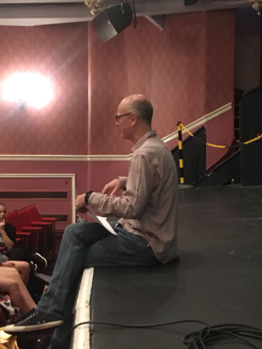 VikkiBussell's tweet photo. Can’t wait to get started on Day 3 of #LSOH2018 with these fab creatives,  techies &amp; cast @DouglasYoland @marcmollica Paul @SouthendTheatre #SYP #thepalacetheatre #choreographer #musicaltheatre https://t.co/1zQs0BHcGZ