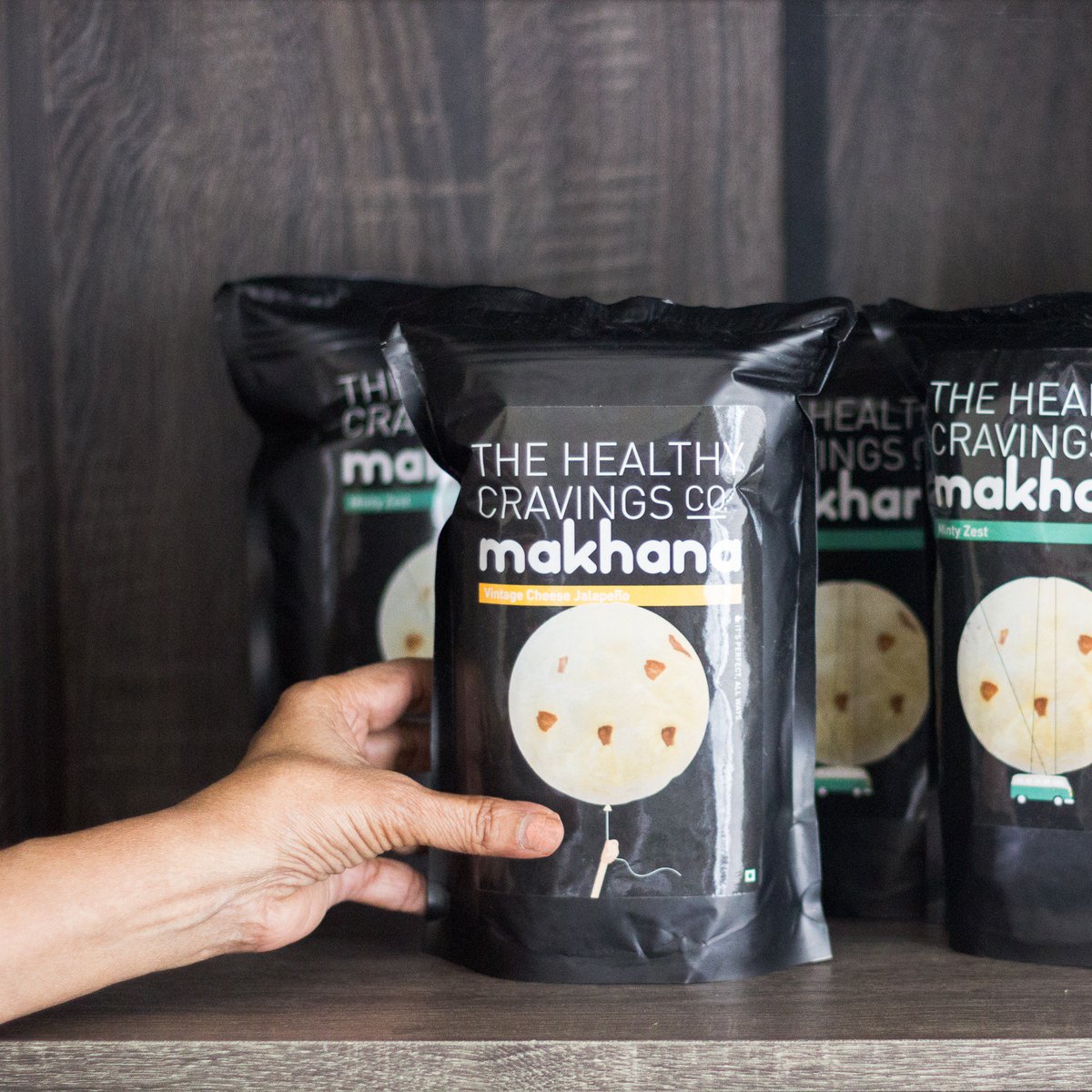 healcravingsco's tweet photo. 🛍Thank You Internet, for running my errands and refilling the shelves🛍
.
.
#homegrown #makhana #allnatural #roasted #vegan #highprotein #healthysnack #thccsnack #madewithlove #superfood #buzzfeedfood #mumbai #vscoindia #mumbailife #mumbai_igers #tuesdaythoughts #errandsday https://t.co/Ha5y8TYG4L