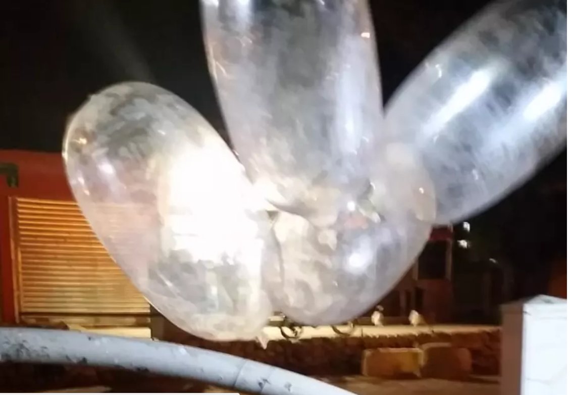IsraelEngNews's tweet photo. Incendiary balloons land in Beersheba for first time... https://t.co/BcWzTREm2V