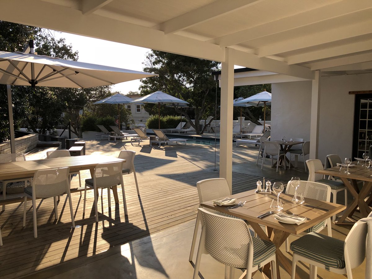 Sun-bathed winter breakfast spot at @theoldrectoryhotel for three mornings next week. Work for you? We think so 😍 

#timeout
#MTB
#spoils 
#ridelikeagirl 
#just4girls 
#Plett