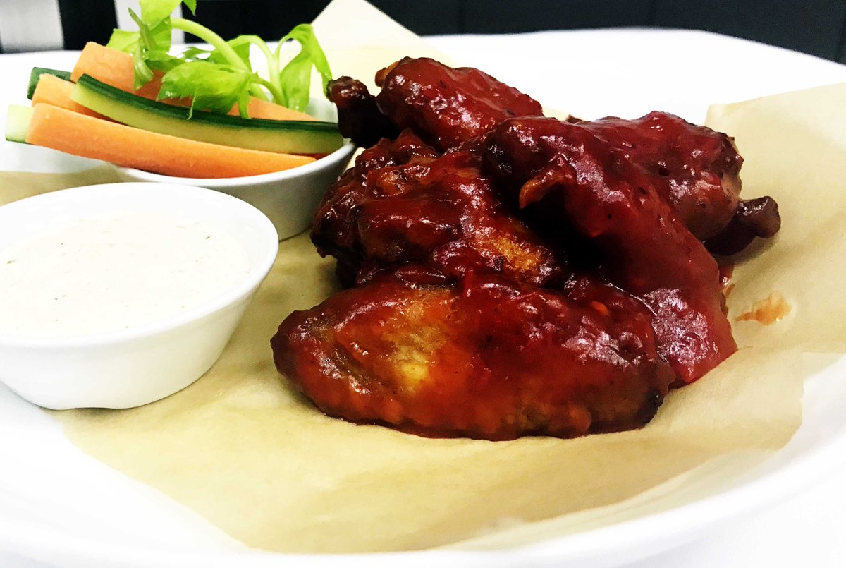 MarriottEABh's tweet photo. The comfort #food that you've been waiting for.
#SkywalkCafe #Wings #Sliders https://t.co/1Em6MUxmUU