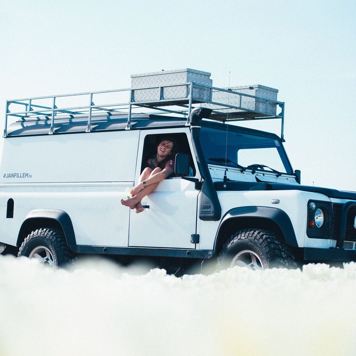 Don't worry about the result. Just enjoy the process. #adventure #theprocess #chilling #takeiteasy #relax #defendergirls #landrover #whitecar #prismawatches #prismamoments #summer2018 #whitecars #landrover #summervibes #positivevibes #positivity #messages #spreadtheword