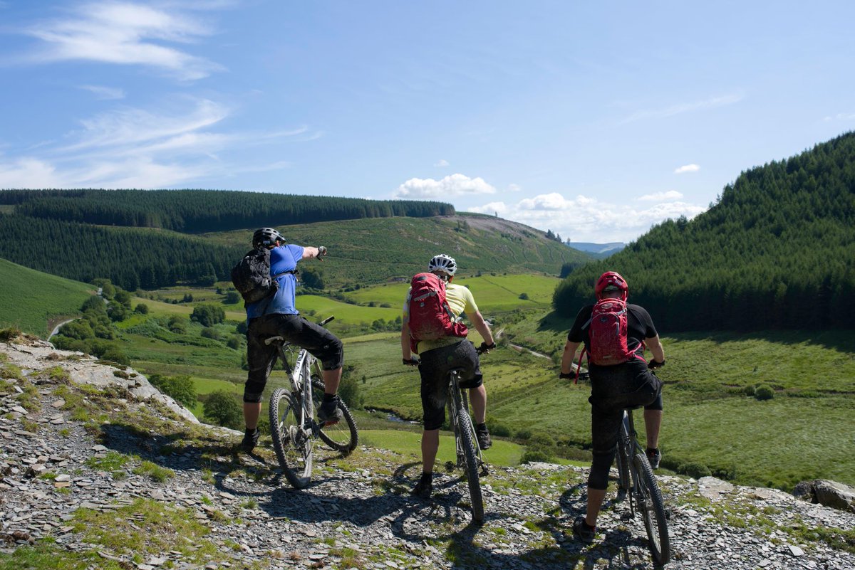 Inspired by <a href="/GeraintThomas86/">Geraint Thomas</a>  <a href="/LeTour/">Tour de France™</a>  winner? Explore #Wales on 2 wheels!  <a href="/visitwales/">Visit Wales 🏴󠁧󠁢󠁷󠁬󠁳󠁿</a>  ow.ly/hjbN30lc1HD <a href="/CDFCycleTours/">cardiff cycle tours</a>  ow.ly/Jh7P30lc1LO @visit_snowdonia  ow.ly/JBeu30lc1Ol <a href="/ukinqatar/">UK in Qatar 🇬🇧🇶🇦</a>  <a href="/Cardiff_Airport/">Cardiff Airport</a>