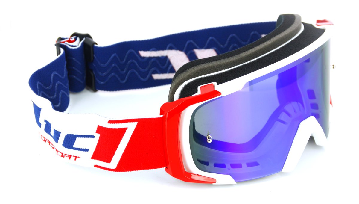 sifamgrp's tweet photo. Ce masque a été développé en collaboration avec le Team LUC-1 MOTORSPORT. 
Le design reprend les couleurs du Team qui roule en Championnat de Monde et Championnat de France de Supermotard. ⚪️⚫️🔴
Avec une monture universelle, écran compatible avec d'autres grandes marques ! https://t.co/6pRcc3c3D6