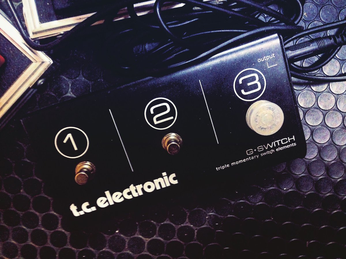 GNSakirakikkawa's tweet photo. タップでディレイをコントロール、、なるほど。 #fighting #age #rec #review #effects #delay #time #tempo #tap #control #gswitch @tcelectronic #guitarpedals #musiciansdaily @TwitterMusic #guitarvocal #十龍港 #boss @gibsonguitar @MarshallAmpsUK @u2 #rockband #trio #紙袋 #gns https://t.co/ZieEwWnYX1