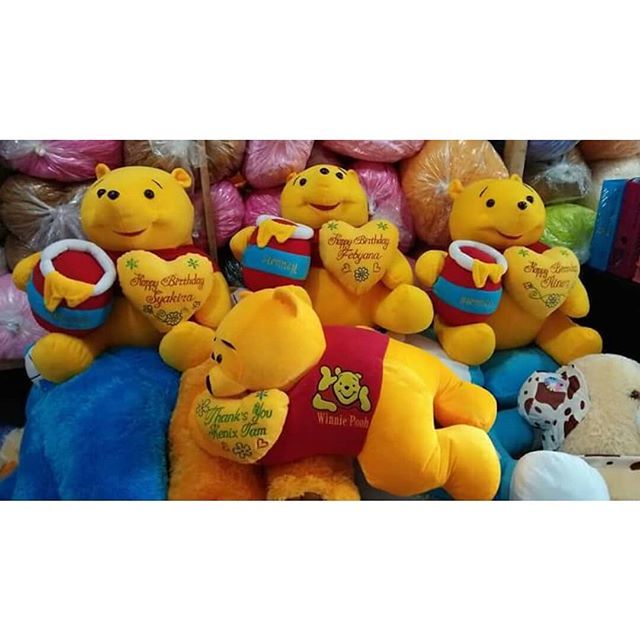 bonekabearpanda's tweet image. Keluarga pooh yang imyud dan lucu😘😘
Boneka Pooh gentong madu jumbo harga rp138.000
Pooh slonjor harga 102 rb
Ukir nama 35 rb
Order chat aja:
WA: 081327172699 
WA: 085642016496
BBM:5D498C6A 
LINE: bonekakartun 
#bonekapooh #bonekamurah #boneka #bonekalucu #bonekawisuda #bonek…