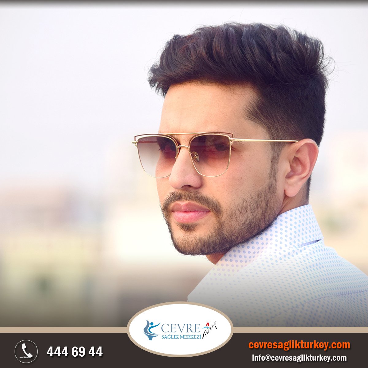 Alın bölgesi saç ekimi göz önünde ve göz hizasında olduğu için ekstra bir öneme sahiptir. Ayrıca saç dökülmelerinin alın bölgesinden başlaması, gereksiz alın genişliğinin insanları estetik açıdan kötü göstermesi gibi sebepler alın bölgesine saç ekimi yaptırmanın önemini gösterir.