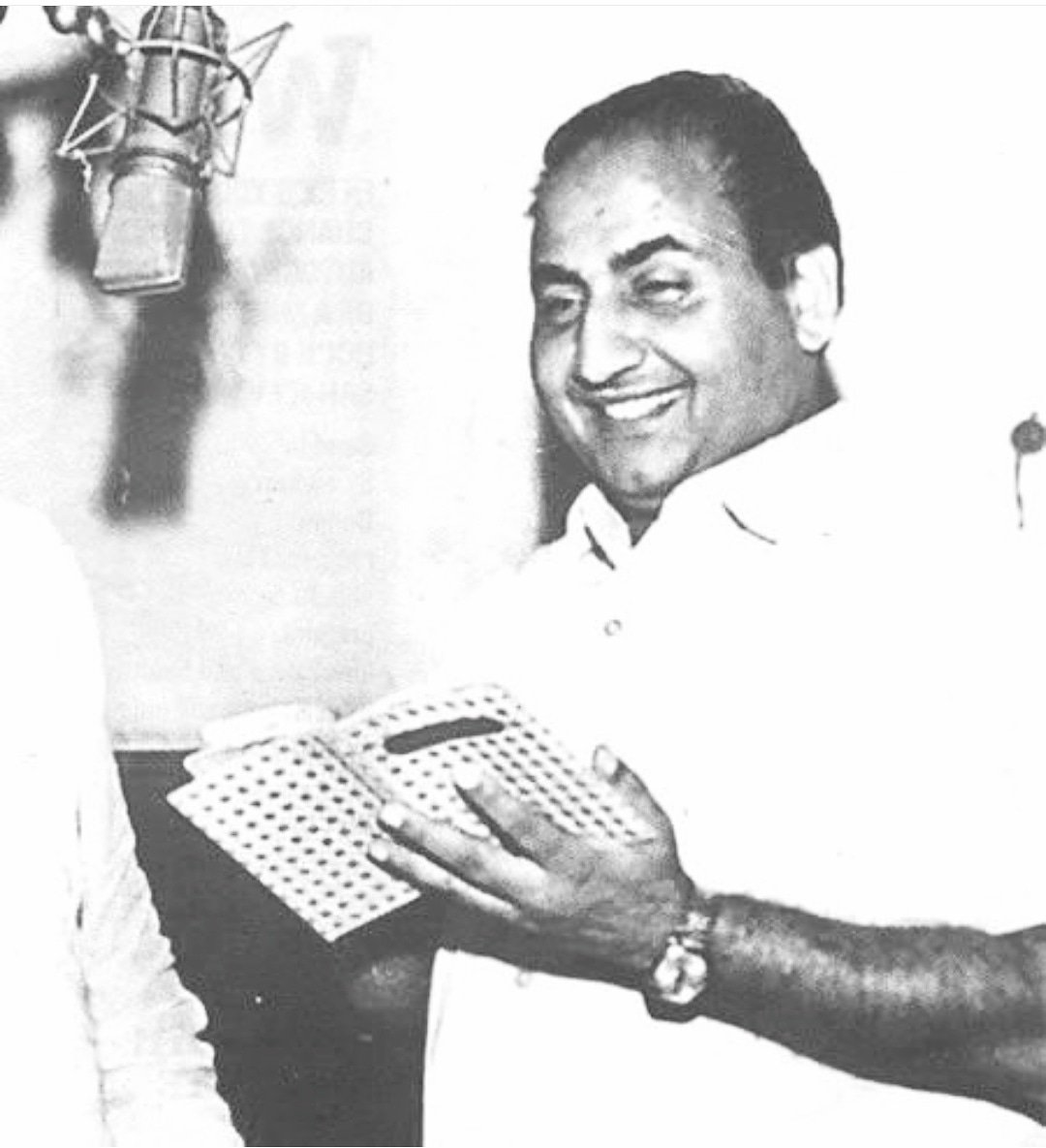 🎼'Tum mujhe yun bhulaa naa paaoge, Jab kabhi bhi sunoge geet mere...Sang sang tum bhi gungunaaoge'🎼~ Remembering the legend Mohammed Rafi Sahaab on his death Anniversary🌹 😇 #MDRafi #MohammedRafi #Music #Bollywood #LegendSinger