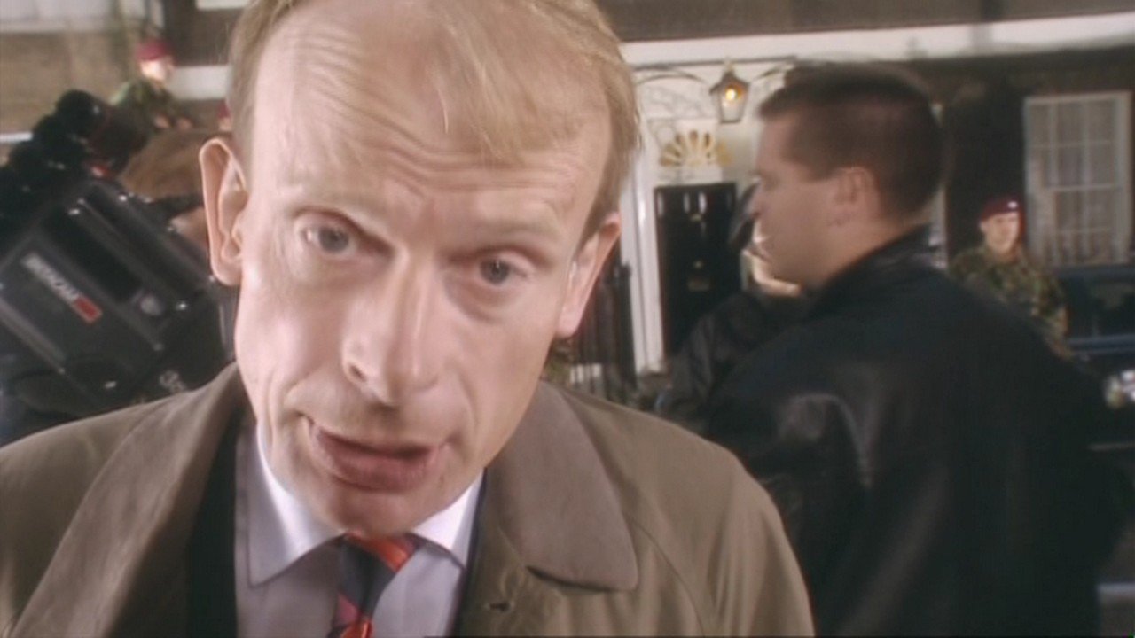 Happy Birthday to Andrew Marr who played Himself in Aliens of London & World War Three. 