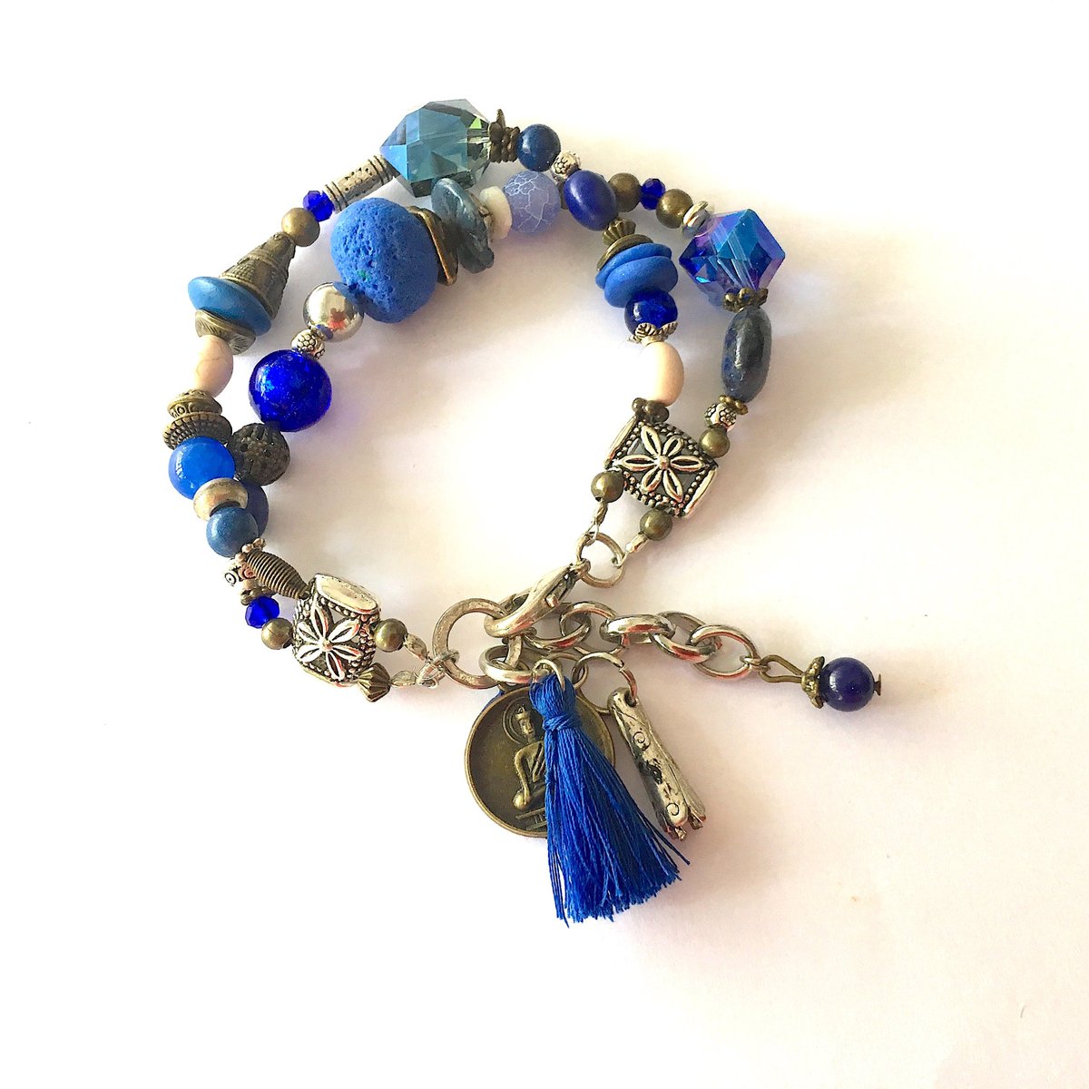 DamDomido's tweet photo. #soldes #laperrucreations #handmadebracelet #braceletboheme #bohobracelet #danglebracelet #frenchjewelry #bohemianjewelry #madeinfrance #faitmain
https://t.co/oXpPdE7kUo https://t.co/VB4megXfvt