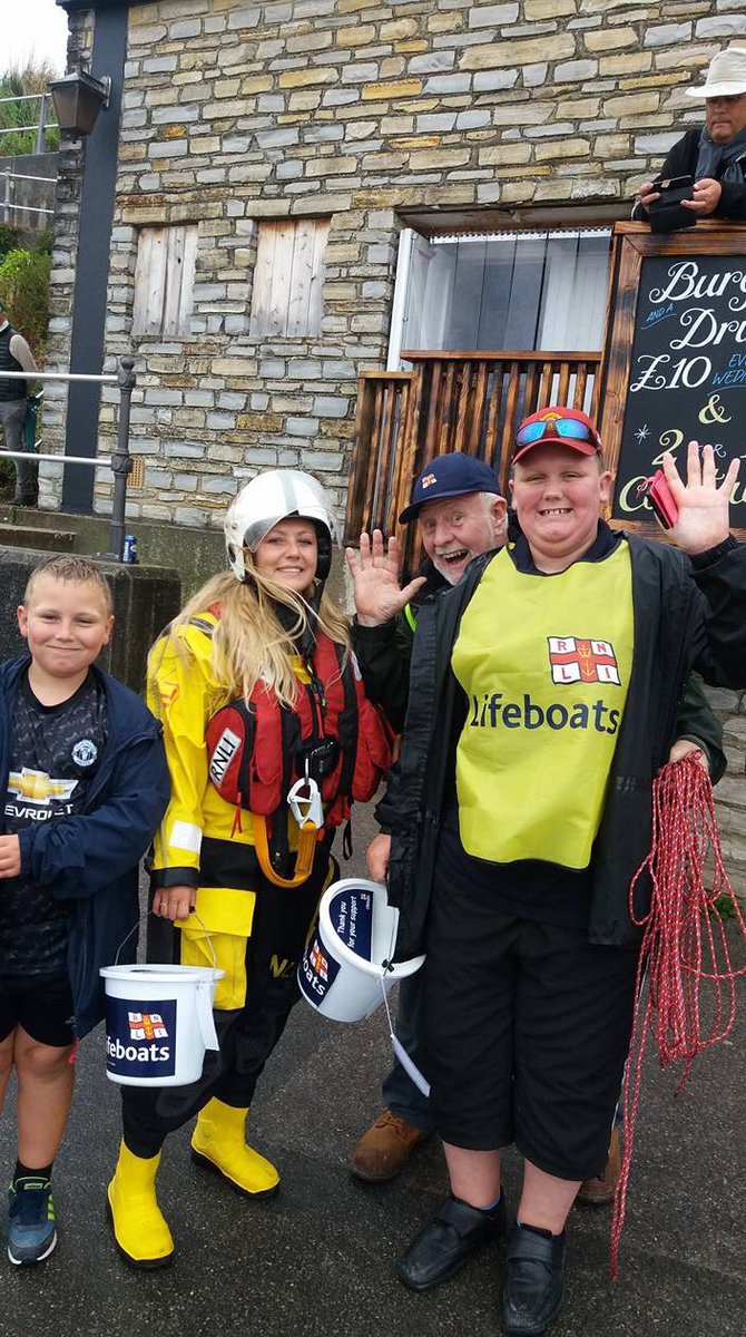 Good morning Lyme Regis! Keep an eye out for some of our volunteer crew who are dressed in the <a href="/RNLI/">RNLI</a> kit and helping raise money for #lifeboatweek. Stop them and get a photo! #lbw2018 #volunteer #photo #rnli #fundraising #LymeRegis