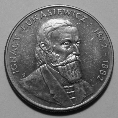 PulsHistorii's tweet photo. 31.07.1853 #TegoDnia Ignacy Łukasiewicz zapalił publicznie lampy naftowe na sali operacyjnej szpitala miejskiego we Lwowie. Więcej o ojcu petrobiznesu: https://t.co/m4W1elfNl7 @PKN_ORLEN @GrupaLOTOS @MGraniszewska https://t.co/NbWKWhwWwO