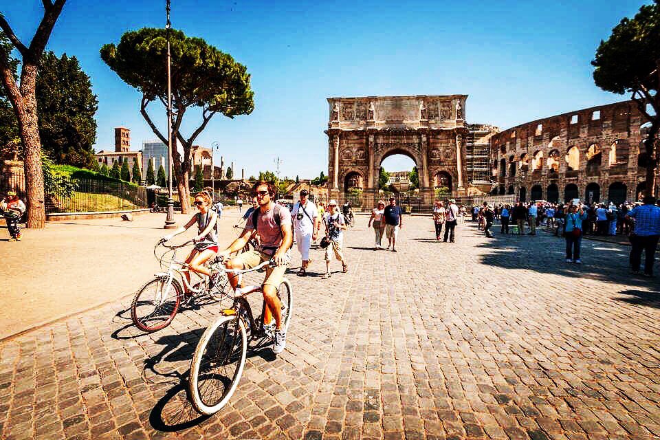 romebike's tweet photo. Today, very hot in Rome 🧡❤️, last day of bike tour before holiday! Happy Tuesday and electric bicycle tour to everyone! 🚲☀️🇮🇹 
#RomeBike #ebike #electricbicycle #bicycle #tour #tours #rome #italy #tourguide #touristguide #tourist #travel #hotel #boutiquehotel #airbnb https://t.co/8wjZT1KCC7
