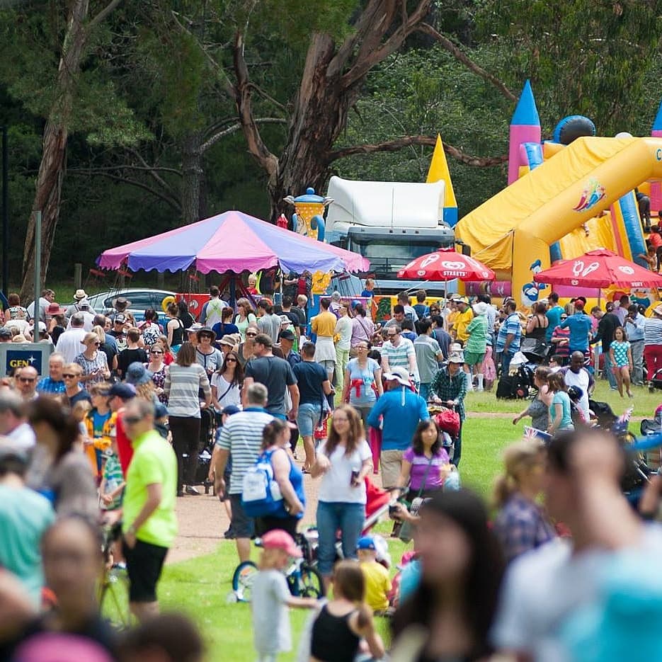 yoloevents_ae's tweet photo. Family events that help everyone to have a fun time and strengthen their bonds.

CALL 02-4494498 to organize the best family event with full of laughter and entertainment 
 #laughter #smiles #FamilyEntertainer #events #entertainment #yoloevents #yolo #management #eventplanning https://t.co/hRJciatcSI
