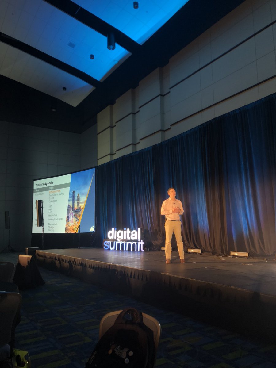 Hey #DSPhilly stage1. Have questions during the workshop? Tweet at me and I’ll answer live! <a href="/VerticalMeasure/">Nick Nose & Great Daine</a>