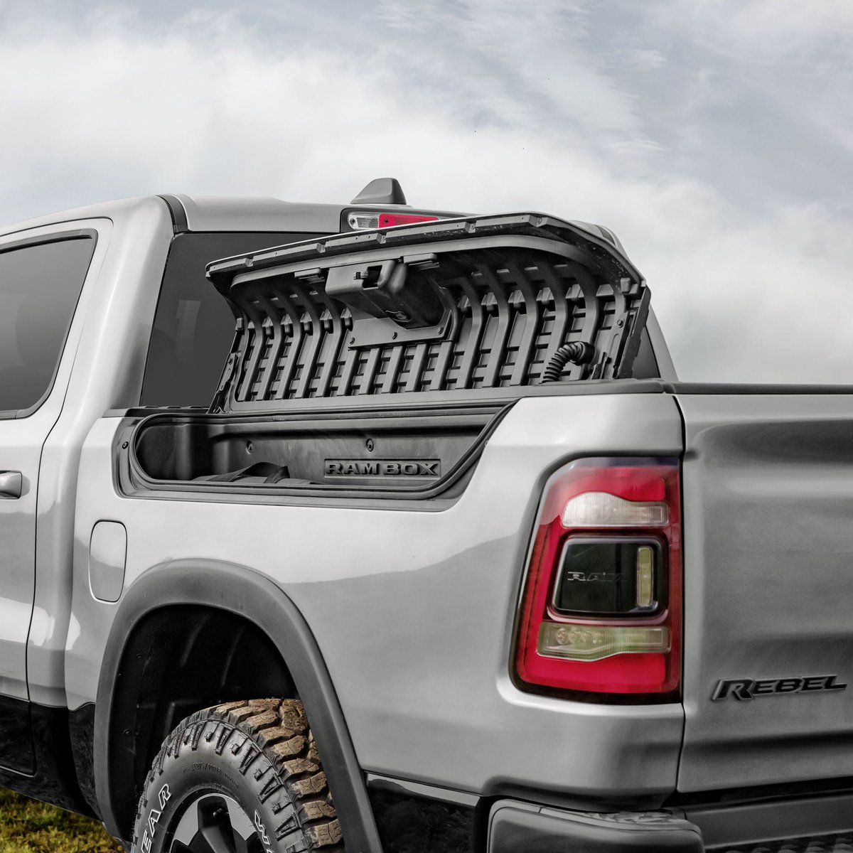 RamTrucks's tweet photo. Strength evolved. https://t.co/7erXBCeBwr