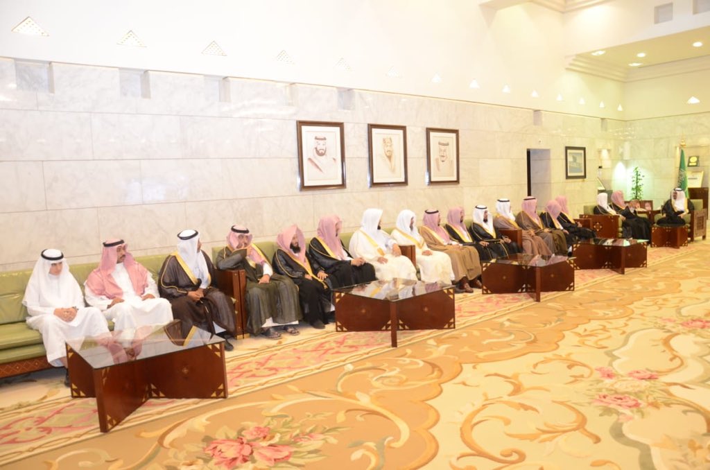IMSIU_edu_sa's tweet photo. سمو أمير منطقة الرياض بالنيابة خلال استقباله لمعالي مدير #جامعة_الإمام يؤكد على أهمية الدور الذي تقوم به #جامعة_الإمام كواحدة من أعرق الجامعات السعودية في خدمة أبناء الوطن العزيز ومثمناً جميع الجهود التي تقوم بها والخدمات التي تقدمها. https://t.co/F92tZotQDd