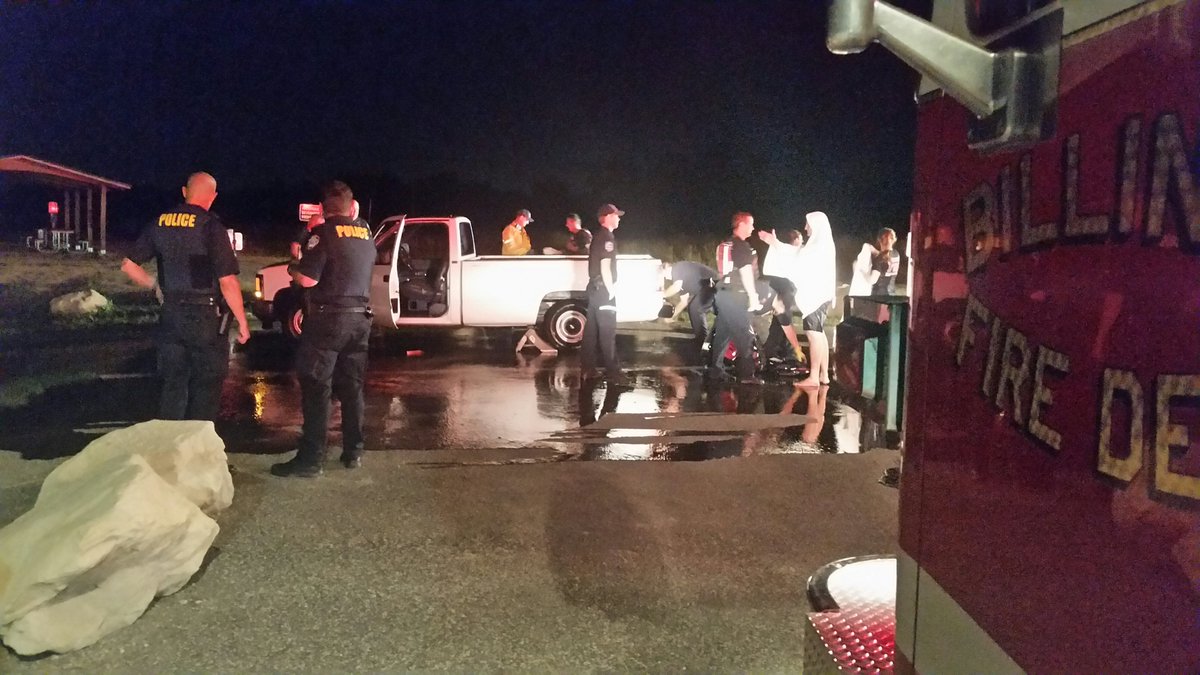 406_Vic's tweet photo. #Billings fire fighters went for a midnight swim after someone drove a pickup truck into Lake Elmo #BillingsFireDepartment #LakeElmo #CrimeWatch https://t.co/AX4AIcdM31 https://t.co/izLxiZIOhH
