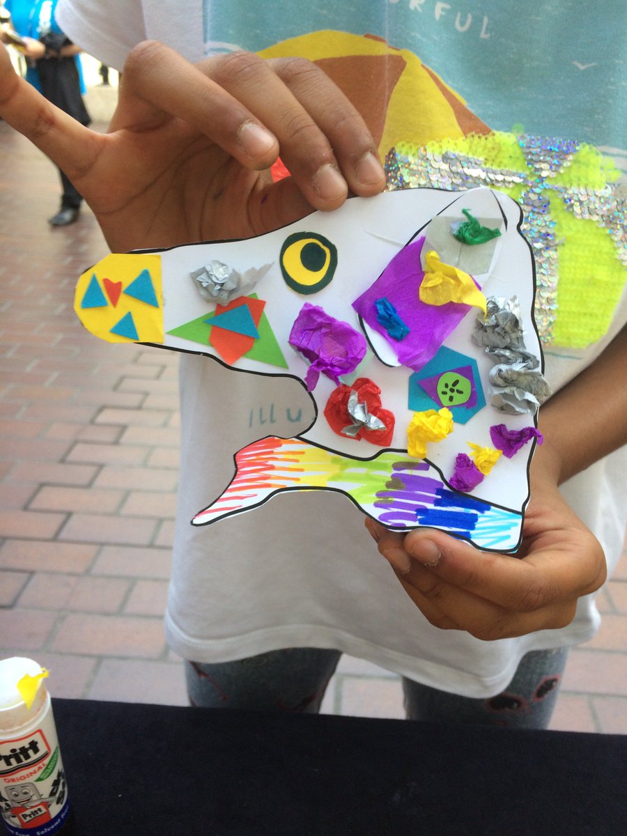 FloWurfbain's tweet photo. Had a great day at the @BarbicanCentre Fun day helping children make 'mischievous bookmarks' of our @CharterhouseEC1 mascot, Thomas the Talbot. Good luck with the rest of the Summer Reading Challenge!  @readingagency @BeanoOfficial #MischiefMakers #mspractice2018 https://t.co/qxWuKQClp7