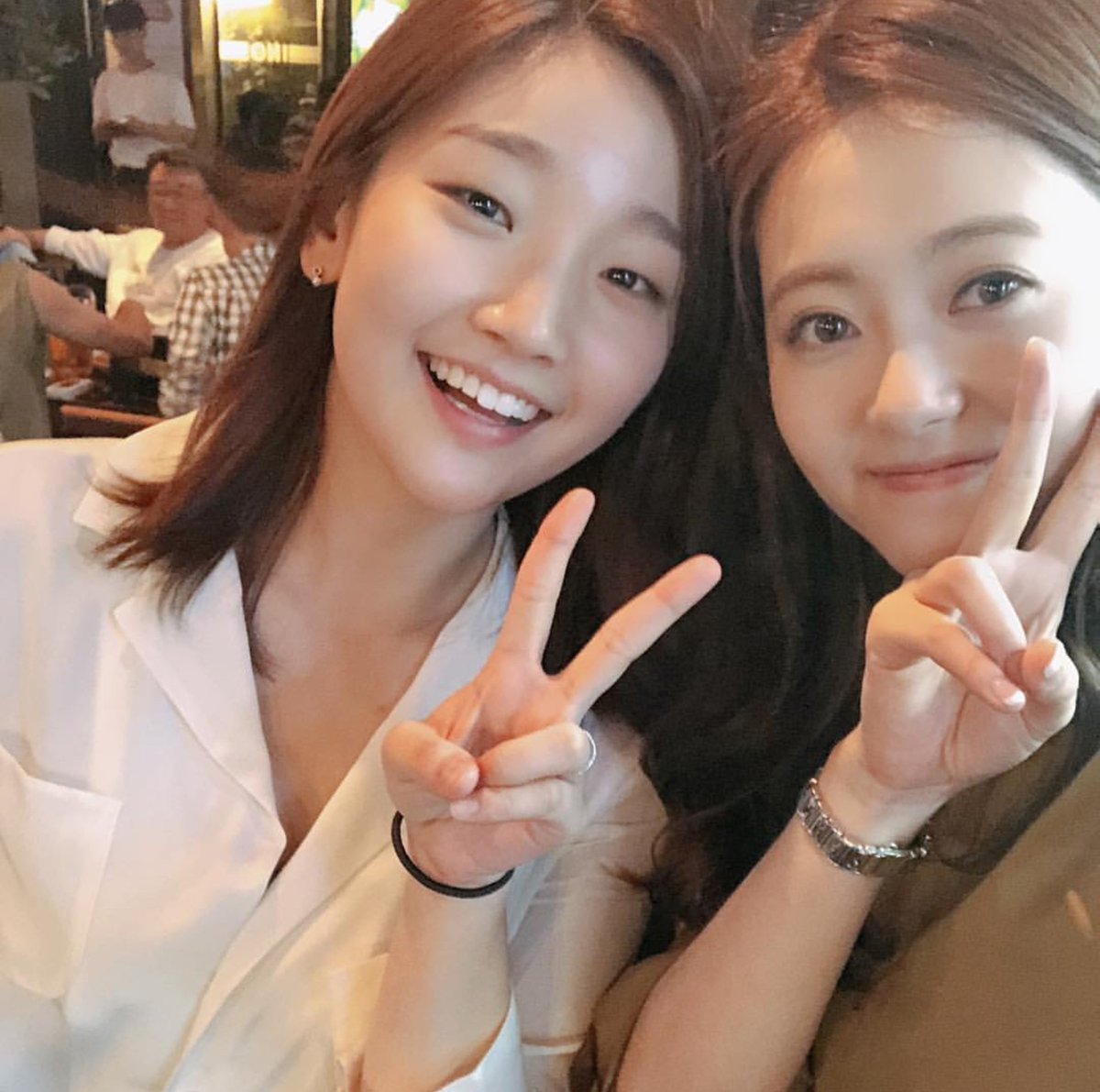 ArabGAR's tweet photo. 180731🌼
Twitter|Instagram 
تحديث قو آرا:
لقطة مع سودام ~😘💕❤️
# ArtistCompany # آرتيست كومبني 
# قو آرا # GoARa ~❤️💕😘 https://t.co/aufcwm5e6m
