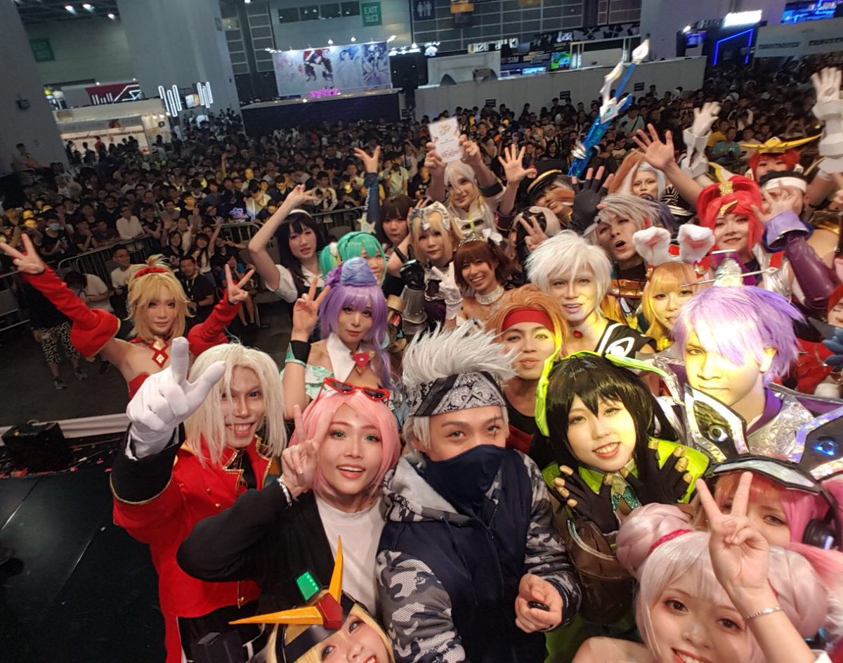 reakami_cos's tweet photo. LAST DAY HONG KONG
Team Japan
Team Brazil + Malaysia
Team HK
Everyone!
#ACGHK #cp05 https://t.co/AYrmQRXVFU