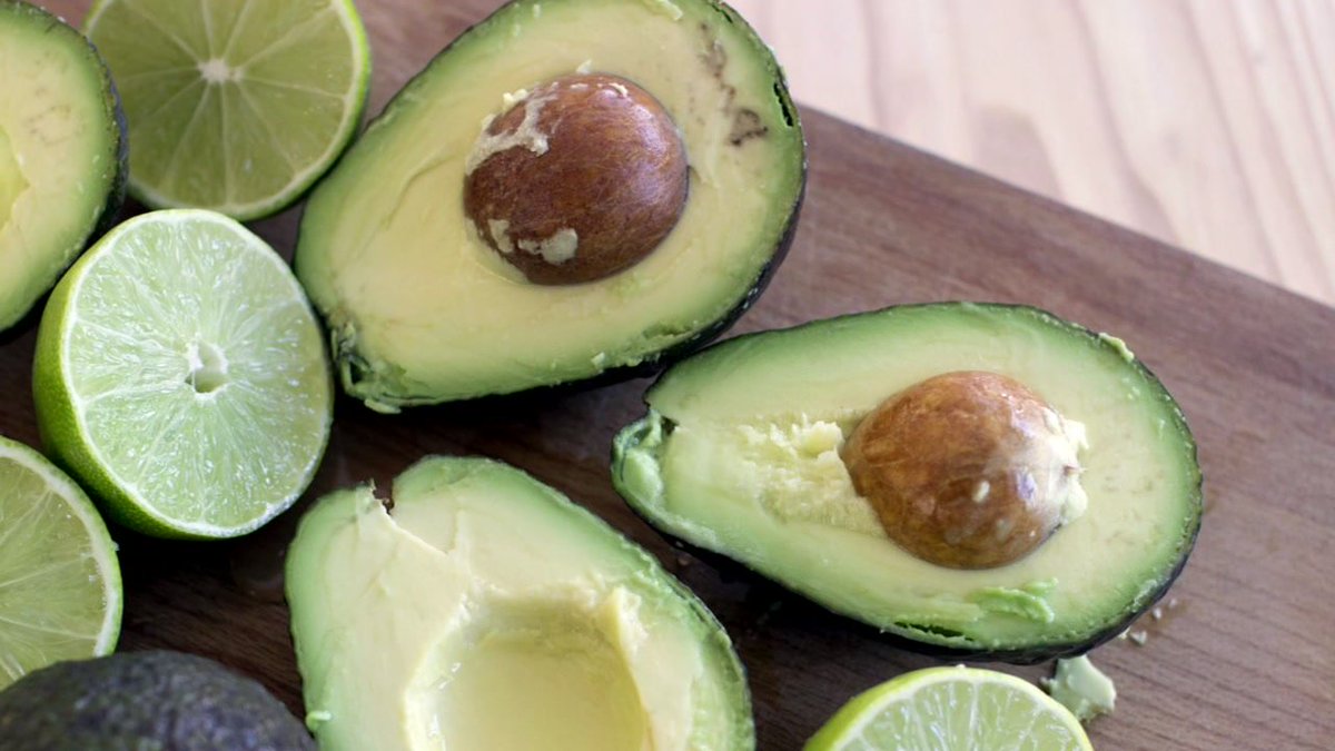 ABC7's tweet photo. Happy National Avocado Day! @ChipotleTweets giving away free guacamole https://t.co/tvJ88zBV5E https://t.co/au3W5RJavf