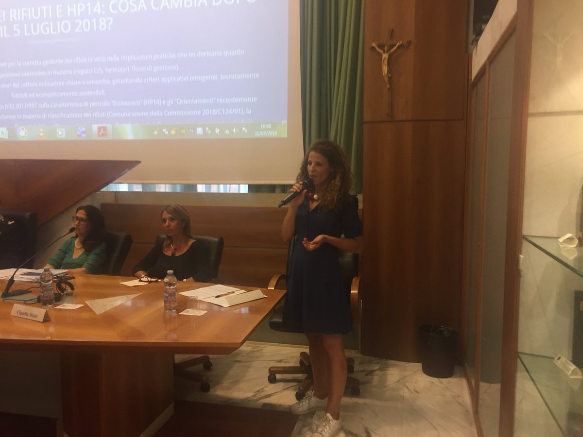 assoambiente's tweet photo. Monica D’Ambrosio di @TvRicicla introduce il Convegno presentando il panel dei relatori.
L’argomento di oggi è una grande questione perché mette in campo le regole del gioco. #classificazionerifiuti #Ecotossico #HP14 https://t.co/uLoesD6dwY