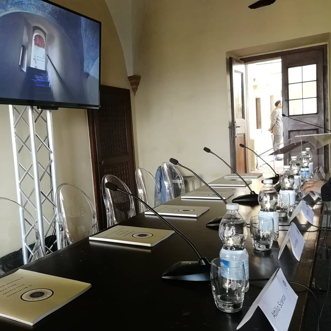 Holding Terra Moretti tweet media