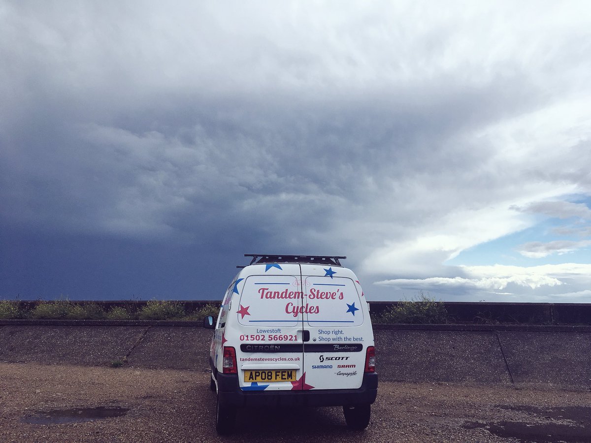 tandemsteves's tweet photo. Incredible clouds over Ness Point in Lowestoft this morning #storm #clouds #weather #lowestoft #tandemstevescycles #cycling #lowestoftvision https://t.co/nOgr9pvPXF